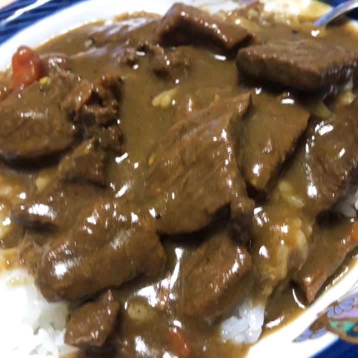 お肉ゴロゴロ♪焼肉ビーフカレー